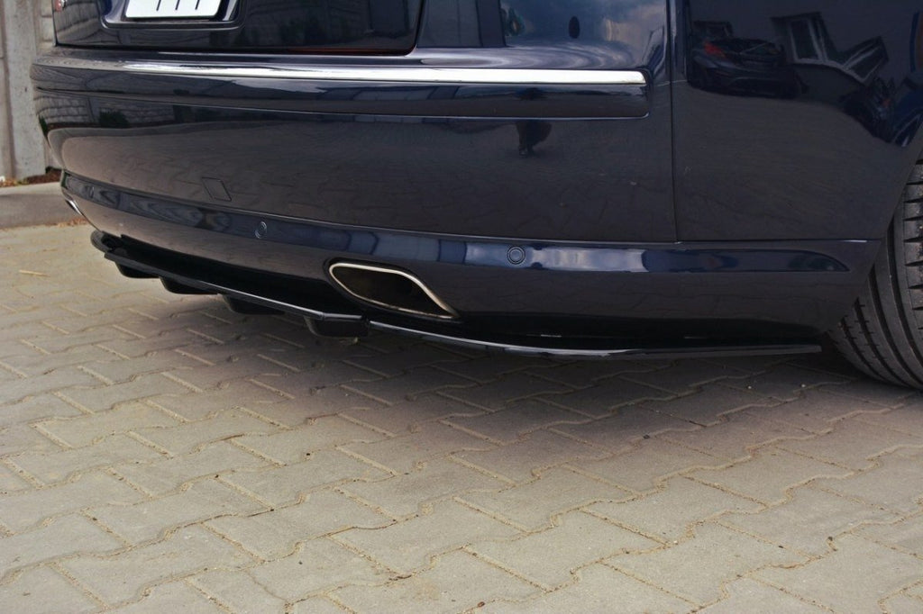 Splitter posteriore centrale AUDI S8 D3 (con barre verticali)