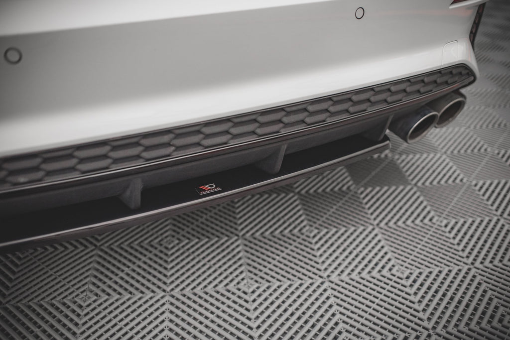 Splitter posteriore centrale per Audi S3 Sportback 8Y