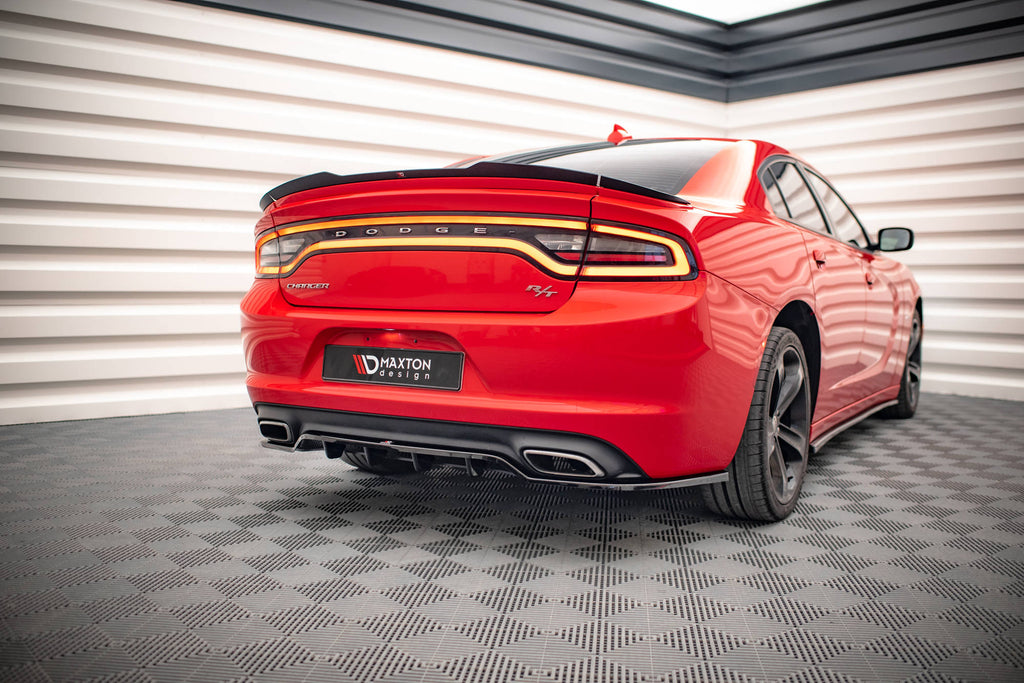 Splitter posteriore centrale (con barre verticali) Dodge Charger RT Mk7 Facelift