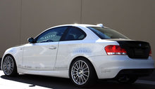 Carica l&#39;immagine nel visualizzatore di Gallery, BMW E82 2D 08+ Seibon OEM Portellone posteriore in carbonio - em-power.it