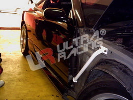 Nissan S15 99-02 UltraRacing 2-punti Fender Brackets - em-power.it