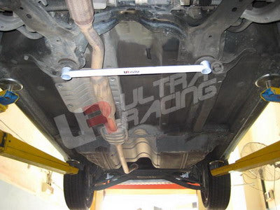 Hyundai Tucson 08+ UltraRacing Lower Tiebar Anteriore 656 - em-power.it