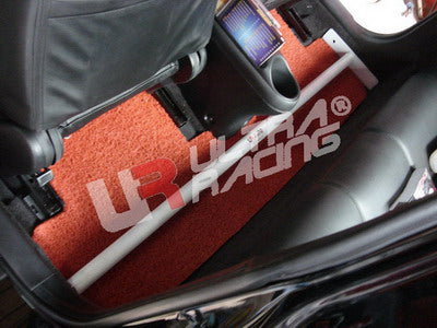 Honda Integra 01-06 DC5 UltraRacing 2-punti Room Bar - em-power.it