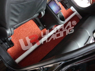 Honda Civic 01-05 EP 2/4D UltraRacing 2-punti Room Bar - em-power.it