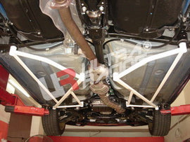 Impreza STI 00-07 GD UltraRacing 2x 4-punti Floor/Side Bars - em-power.it