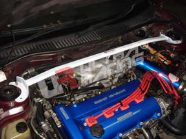 Mazda 323F BA 94-98 UltraRacing Anteriore Upper Strutbar 550 - em-power.it