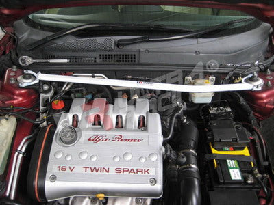Alfa Romeo 147 UltraRacing 2-punti Anteriore Upper Strutbar - em-power.it
