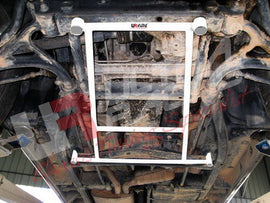Mercedes ML 320 97-05 UltraRacing 4-punti Anteriore H-Brace - em-power.it