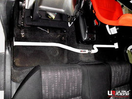 Lexus IS200/RS200 UltraRacing 2-punti Room Bar - em-power.it