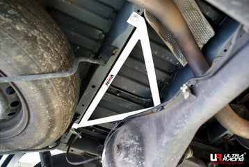 Toyota Hiace/H200 04+ UltraRacing 3-punti Posteriore Brace 1368 - em-power.it