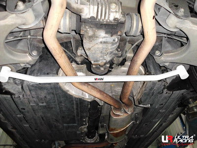 BMW E53 X5 4.4 99-06 UltraRacing 2-punti Lower Bar Posteriore 1703 - em-power.it