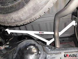 Isuzu D-Max 3.0D 02+ UltraRacing 3-punti Lower Bar Posteriore 1711 - em-power.it
