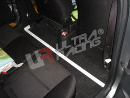 Toyota Yaris HB/Sedan 05+ UltraRacing 2-punti Room Bar 637 - em-power.it