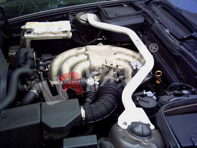BMW 5-Series E34 88-95 UltraRacing Anteriore Upper Strutbar [non V8] - em-power.it