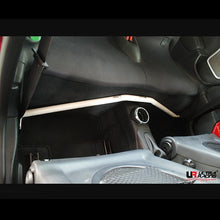 Carica l&#39;immagine nel visualizzatore di Gallery, Mini Cooper (S) R53 01-06 UltraRacing 2P Roombar 2168 RO2-2168 - em-power.it