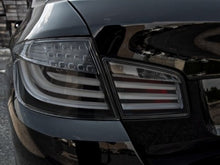 Carica l&#39;immagine nel visualizzatore di Gallery, Fanali Posteriori LED BAR SMOKE per BMW Serie 5 F10 10-07.13