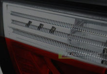Carica l&#39;immagine nel visualizzatore di Gallery, Fanali Posteriori LED BAR Rossi SMOKE per BMW Serie 5 E60 03.07-12.09