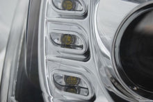 Load image into Gallery viewer, Fari Anteriori TUBE LIGHT DRL CHROME per VW JETTA VI 1.11-18