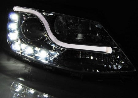 Fari Anteriori TUBE LIGHT DRL CHROME per VW JETTA VI 1.11-18