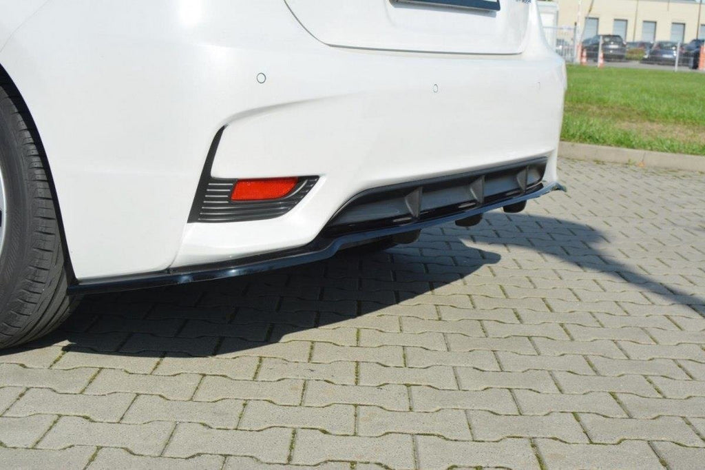 Splitter posteriore centrale Lexus CT Mk1 Facelift (con barre verticali)