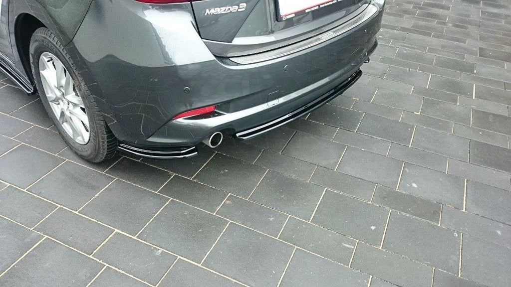 Splitter posteriore centrale Mazda 3 BM (Mk3) Facelift (senza barre verticali)