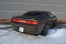 Load image into Gallery viewer, Splitter posteriore centrale DODGE CHALLENGER MK3. PHASE-I SRT8 COUPE (senza barre verticali)