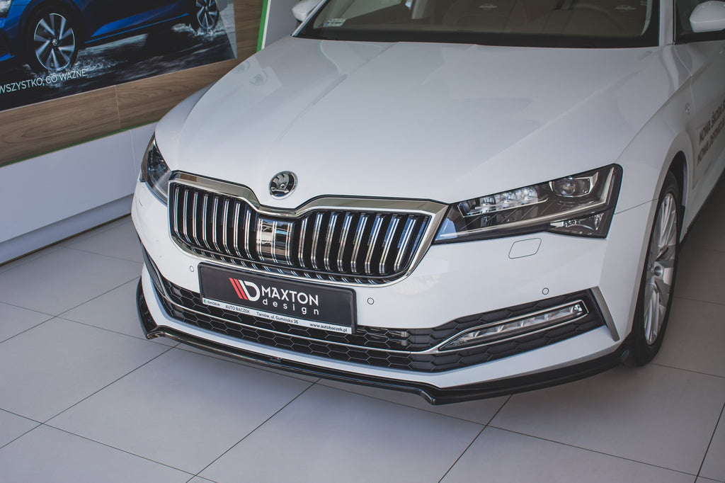 Lip Anteriore V.1 Skoda Superb Mk3 FL