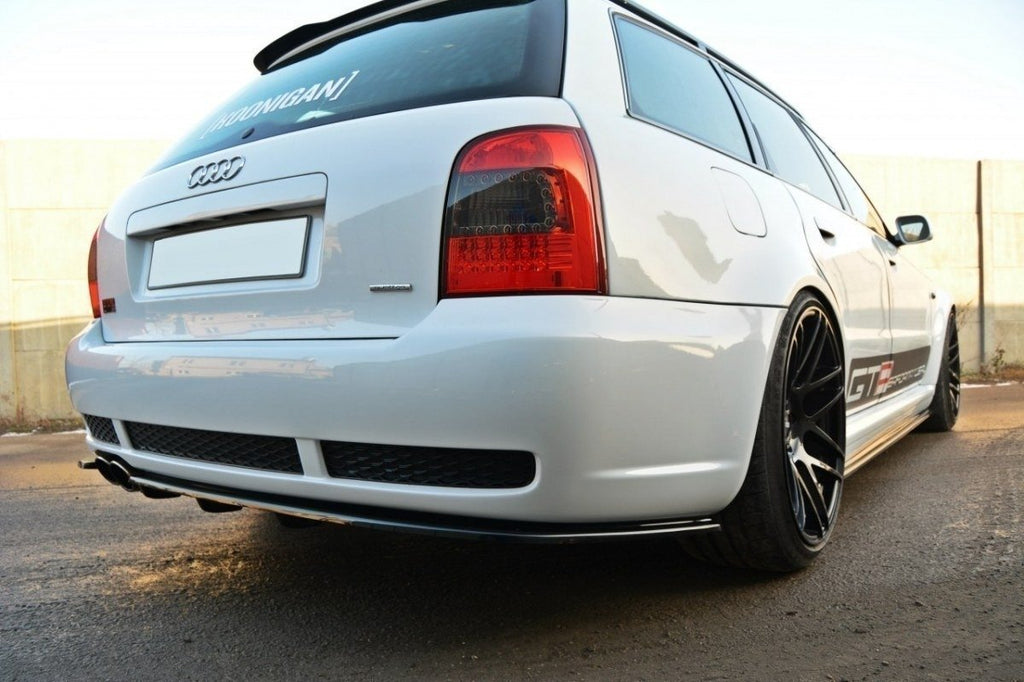 Spitter posteriore AUDI RS4 B5 (con barre verticali)