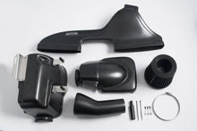Carica l&#39;immagine nel visualizzatore di Gallery, Armaspeed Kit Aspirazione Aria in CARBONIO MERCEDES CLASSE A W176 CLA C117 X117 INFINITI Q30