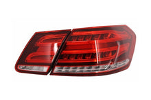 Carica l&#39;immagine nel visualizzatore di Gallery, Fanali Posteriori LED Light Bar Mercedes Classe E W212 (2009-2013) Conversion Facelift Design Red Clear