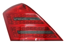 Load image into Gallery viewer, Fanali Posteriori LED Mercedes Classe S W221 (2005-2009) Rosso Fumè con Dynamic Sequential Turning Signal