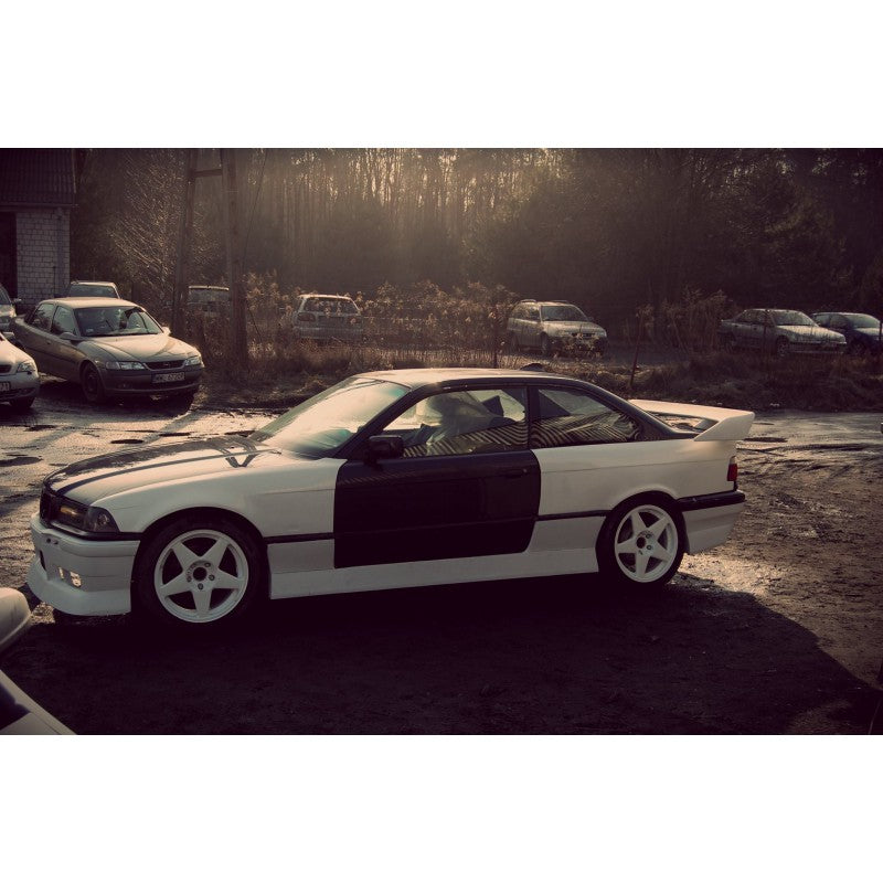 BMW Serie 3 E36 Parafanghi Allargati Anteriori FELON +50mm