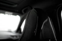 Carica l&#39;immagine nel visualizzatore di Gallery, Cover sedile auto in carbonio BMW Serie 1 F40 M135i