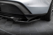 Carica l&#39;immagine nel visualizzatore di Gallery, Splitter posteriore centrale (con barre verticali) Porsche Taycan Mk1