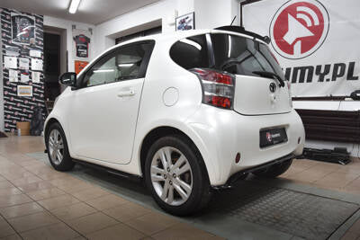 Splitter posteriore centrale (con barre verticali) Toyota IQ