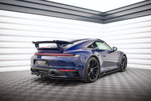 Carica l&#39;immagine nel visualizzatore di Gallery, Splitter posteriore centrale (con barre verticali) V.1 Porsche 911 Carrera Aero / Carrera GTS 992