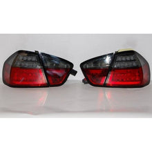 Carica l&#39;immagine nel visualizzatore di Gallery, Fanali Posteriori Cardna BMW Serie 3 E90 05 Led Lightbar Rosso/Fumè