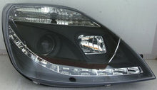 Carica l&#39;immagine nel visualizzatore di Gallery, Ford Fiesta MK6 02-09 Fari Anteriori R8 Style a LED Neri V2